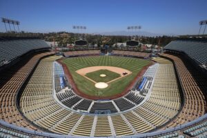 Former Dodgers, Cardinals Gold Glove Winner Announces Sudden Retirement From MLB – Sports Illustrated