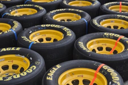 Brad Keselowski’s Heartbreaking Crash: Tire Blowout Strikes During Intense Kansas Race