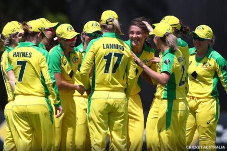 Over 50 Stunning Photos Show How Aussie Women’s Team is Inspiring Northern Territory’s Next Generation of Cricketers