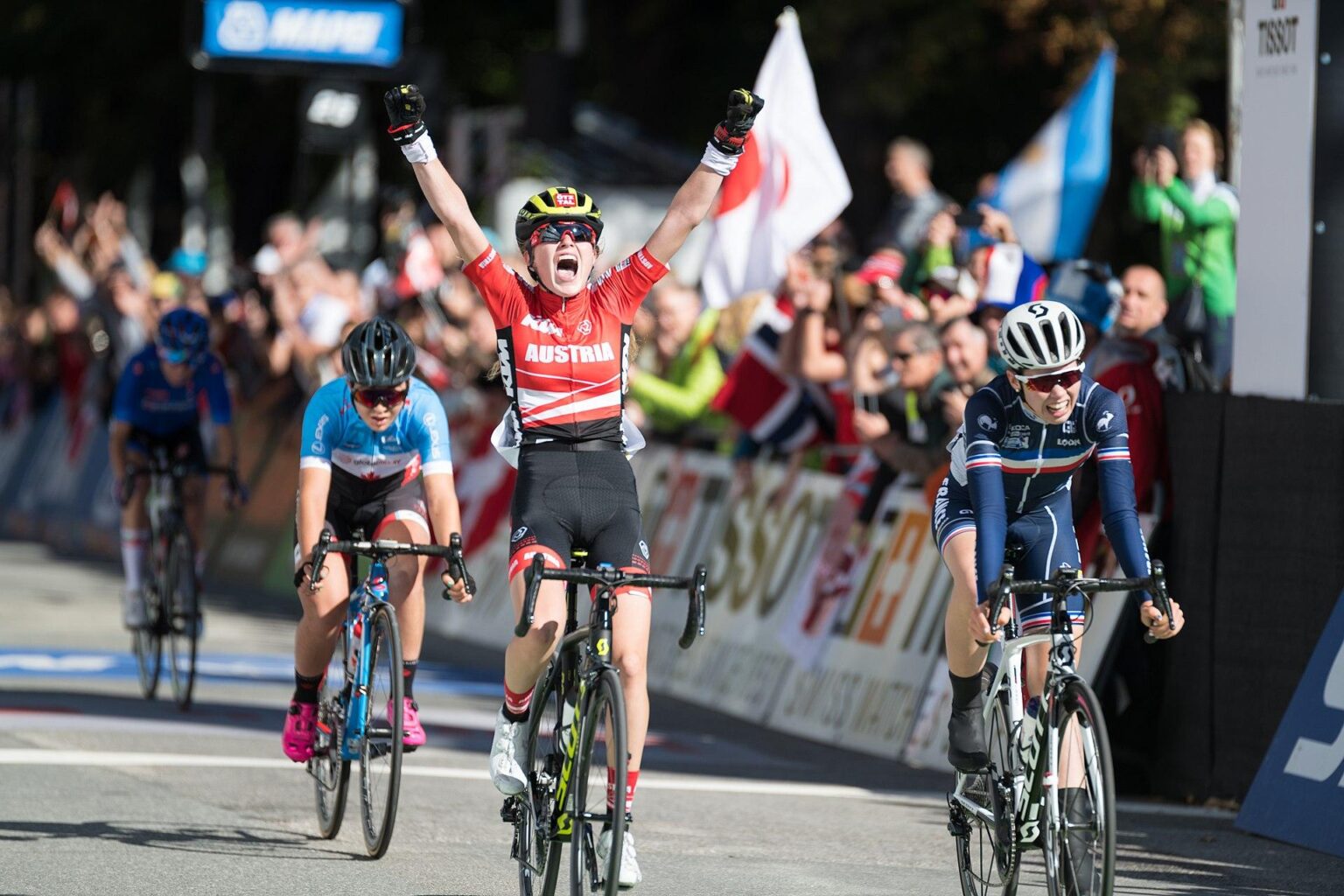 Amber Kraak Dominates with Breathtaking Long Solo Attack to Win Stage 2 of Tour de Suisse Women