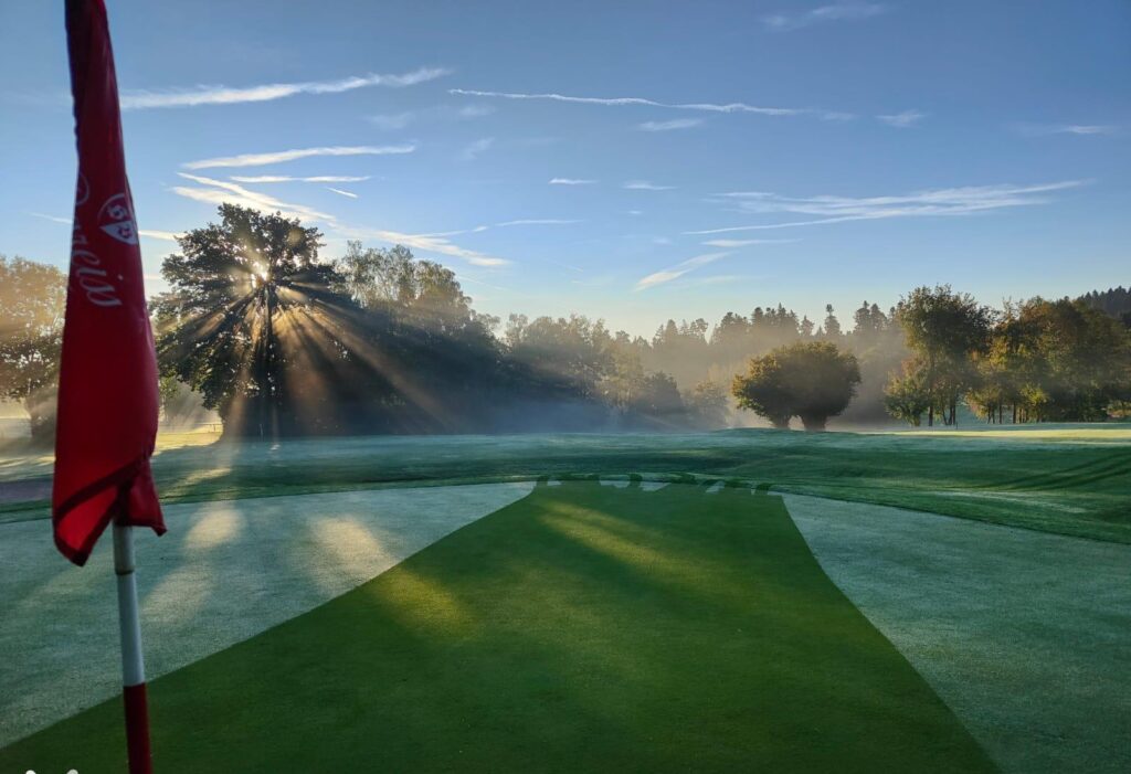 Golf Course Introduces Innovative New Feature to Brighten Rainy Days