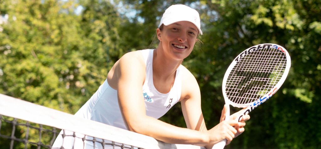 Swiatek fights back, reaches Wimbledon 3rd round – ESPN