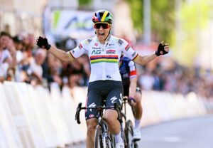 Kim Le Court Claims Victory in a Nail-Biting Four-Woman Sprint at Liège-Bastogne-Liège Femmes