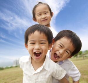 Japanese children sing Welsh national anthem to Wales players