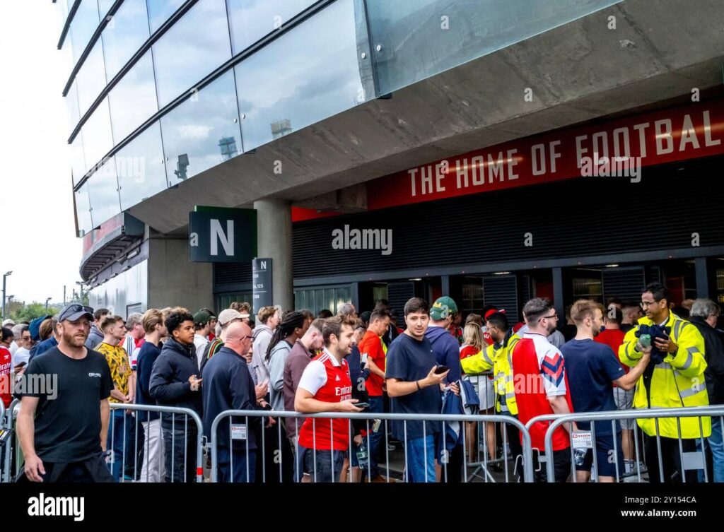 Excited Fans Flock to Meet and Shop the New Nottingham Forest Stars