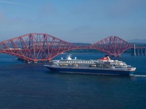 Edinburgh Dominates Benetton with Commanding Victory in URC Clash