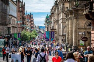 Gritty Glasgow Dig Deep to Triumph Over Bulls in Thrilling URC Showdown