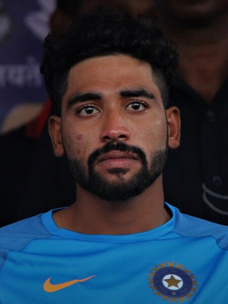 Mohammed Siraj bowls to Harry Maguire, Shubman Gill plays football as team India meet Manchester United – The Economic Times