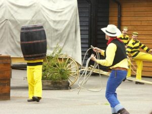 Dalton Rosta scores revenge with his strong striking, advances to middleweight world tournament final – PFL