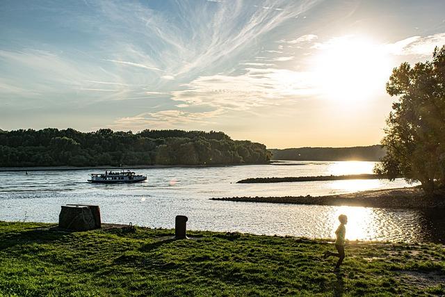 Devin Booker Exits Suns vs. Hawks Clash with Right Ankle Injury Devin Booker Exits Suns vs. Hawks Clash with Right Ankle Injury