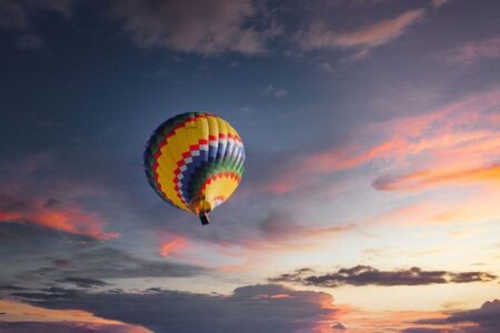 Hot Air Balloon Collides with Tree Before Making Thrilling Landing on Solano County Golf Course Hot Air Balloon Collides with Tree Before Making Thrilling Landing on Solano County Golf Course